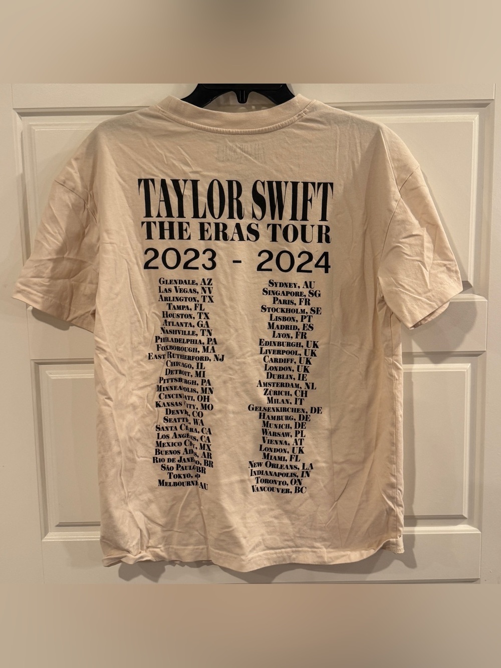 Taylor Swift The Eras Tour Official Merch Beige Tee T-Shirt Size Medium - Picture 2 of 3